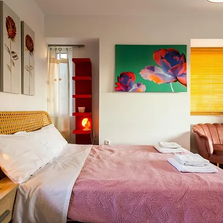 Studio Rosa On The Beach Apartment *