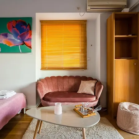 Studio Rosa On The Beach Apartment *