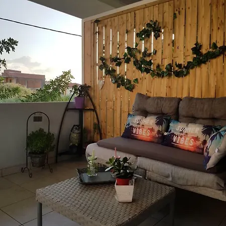 Studio Rosa On The Beach Apartment