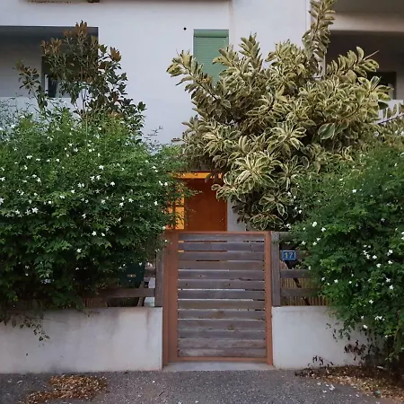 Apartment Studio Rosa On The Beach *